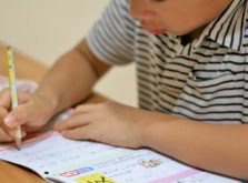 間に合わない？　終わらない受験勉強に子供が「無理」と叫んだら