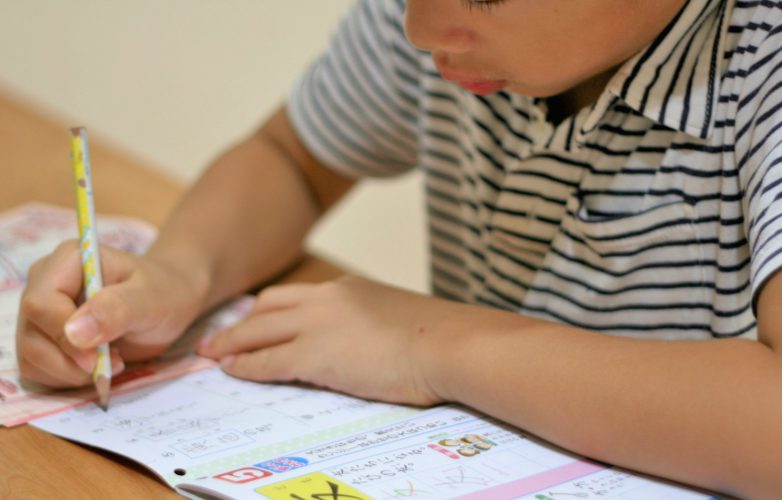 間に合わない？　終わらない受験勉強に子供が「無理」と叫んだら
